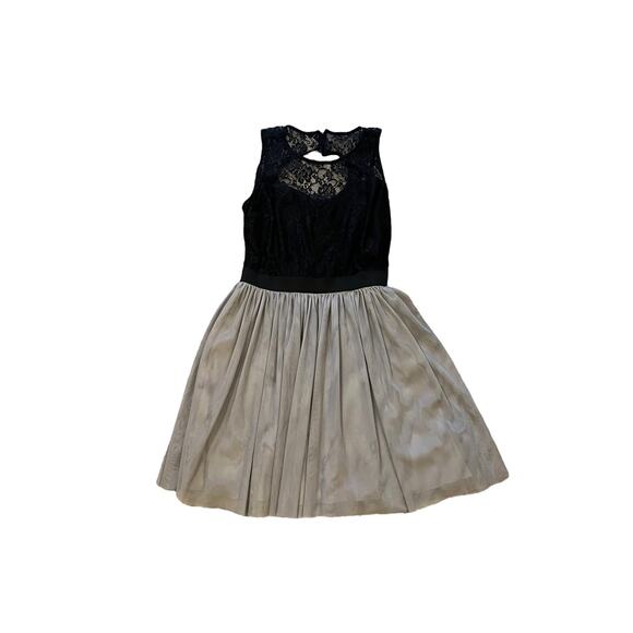 Studio Y DRESS 5/6 Womens Black Lace Top Gray Full Skirt Lined Zip Mob Wife - Picture 8 of 8